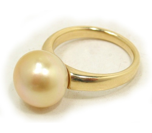 Golden South Sea Pearl ring