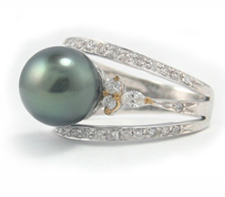 Tahitian Pearl Diamond Ring