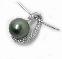 Tahitian Pearl Pendant