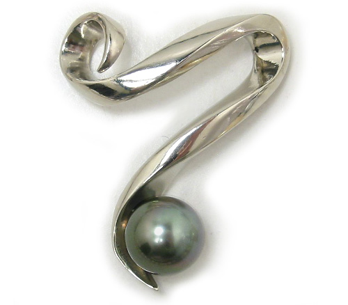 Tahitian Pearl Pendant