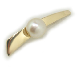 White South Sea Pearl Brooch