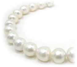 White South Sea Pearl Necklace