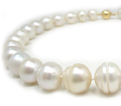 White South Sea Pearl Necklace