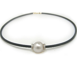 White South Sea Pearl Necklace