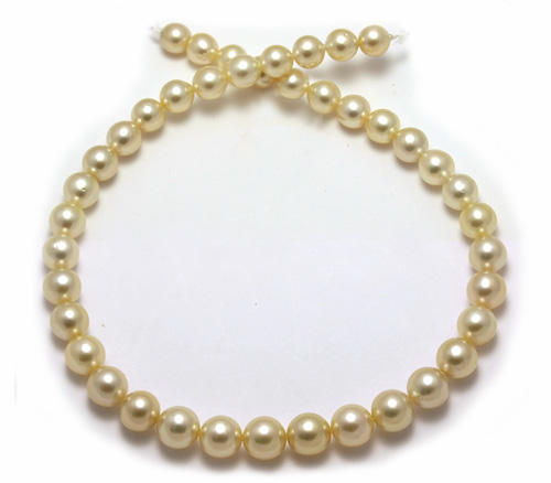 Round/near-round golden South Sea pearl necklace