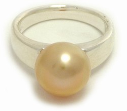 Golden South Sea Pearl Ring