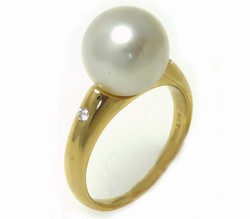 South Sea Pearl Ring Bypass Style