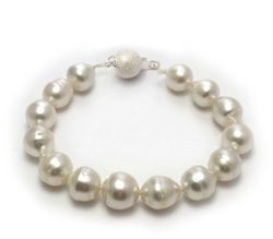 South Sea Pearl Bracelet with sapphires