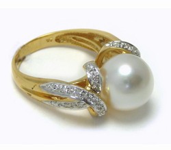 White South Sea Pearl Rings