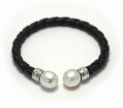  White South Sea Pearl on Leather Bracelet