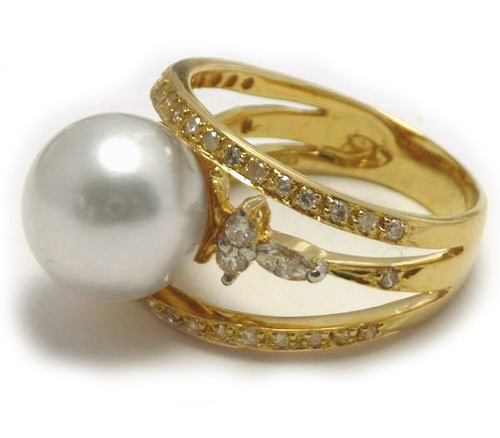 Golden South Sea pearl ring