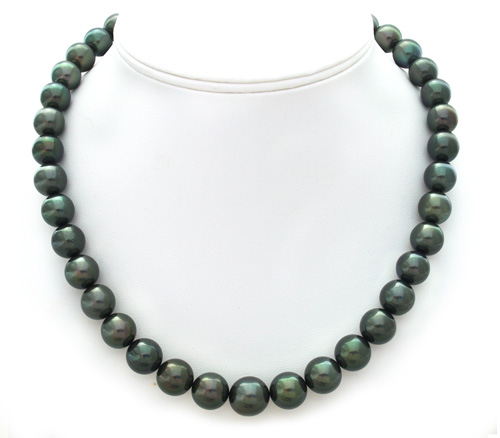 Dark Green Tahitian Pearl Necklace