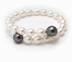 Freshwater Pearl and Tahitian Pearl Bracelet