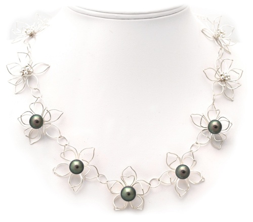 Silver Flower Necklace with Peacock Tahitian Pearls
