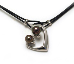 Tahizea Tahitian pearl necklace herenui