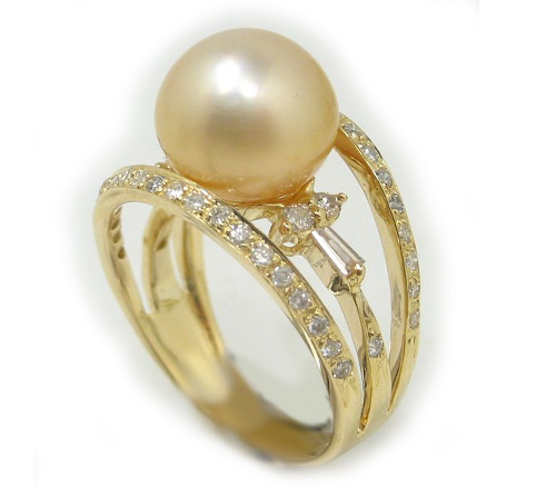Golden South Sea Pearl Ring with Pave' Diamond Split Shank in 18 karat Gold
