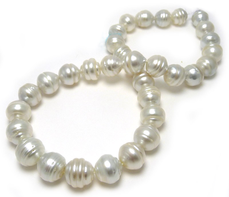 Ringed clearance pearl necklace